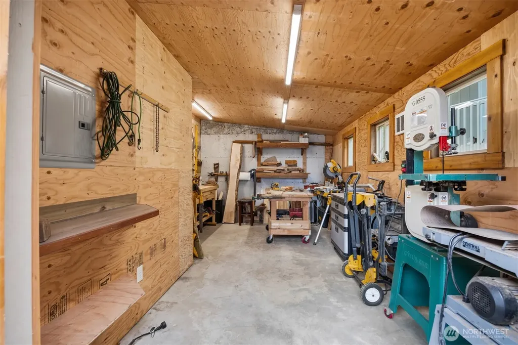 24 Shorewood Drive Bellingham WA 98225