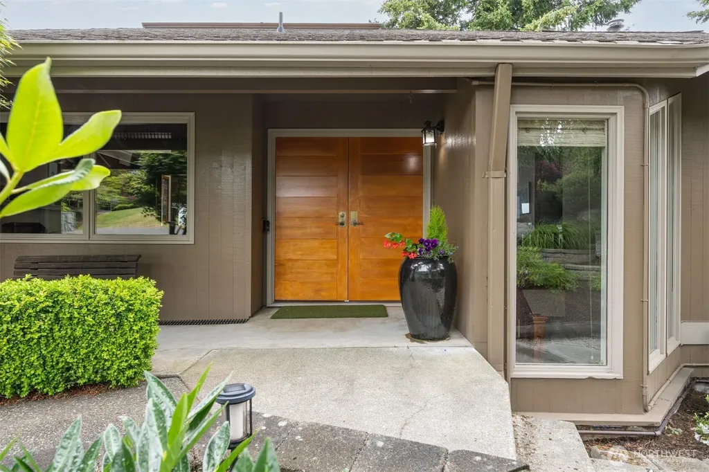 24 Shorewood Drive Bellingham WA 98225