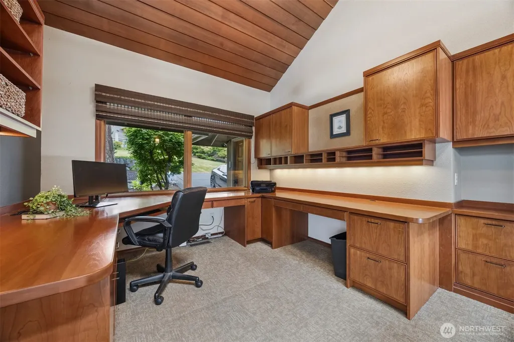 24 Shorewood Drive Bellingham WA 98225