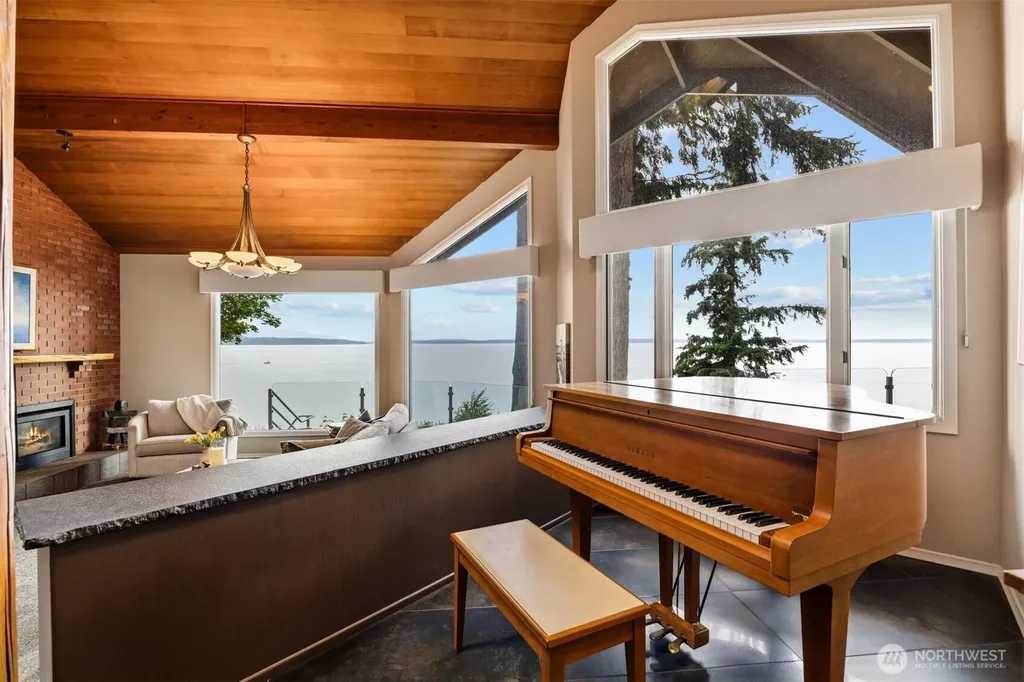 24 Shorewood Drive Bellingham WA 98225