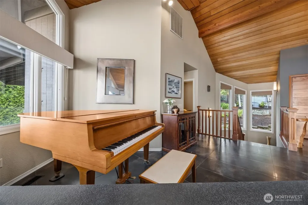 24 Shorewood Drive Bellingham WA 98225