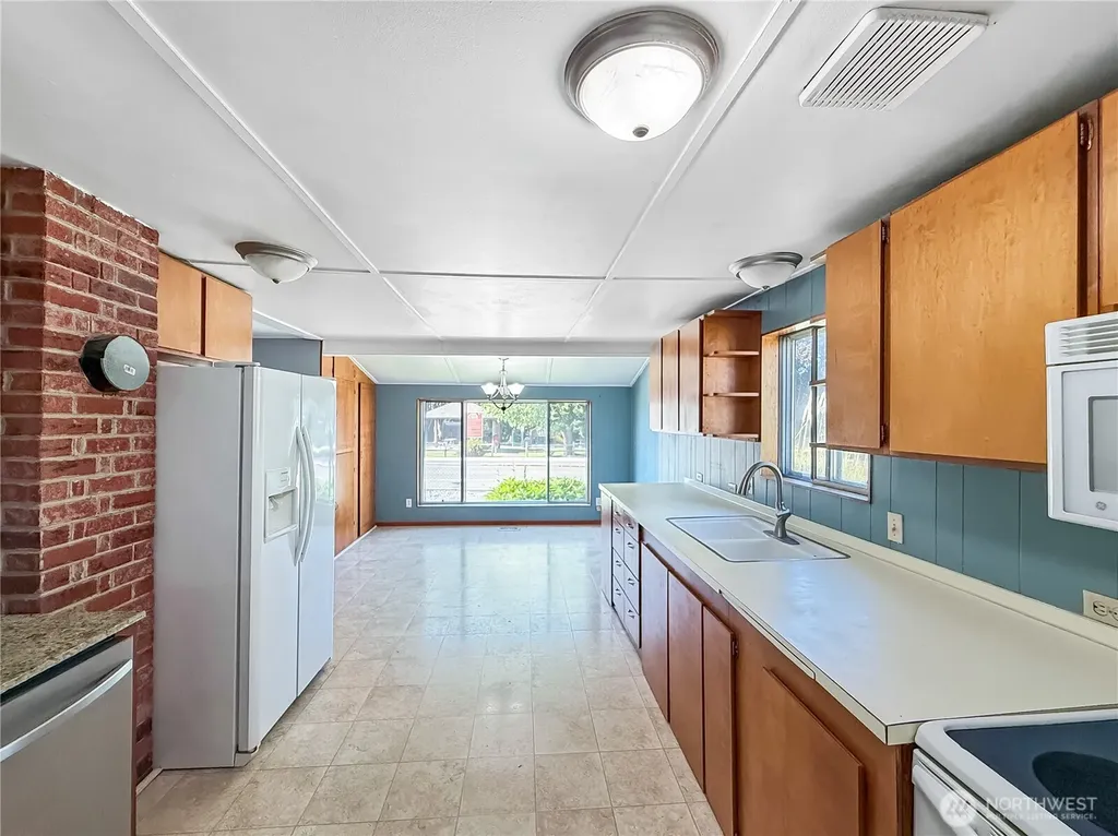702 Martin Street Steilacoom WA 98388