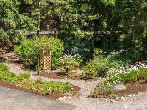 19419 SE 286th Street Kent WA 98042
