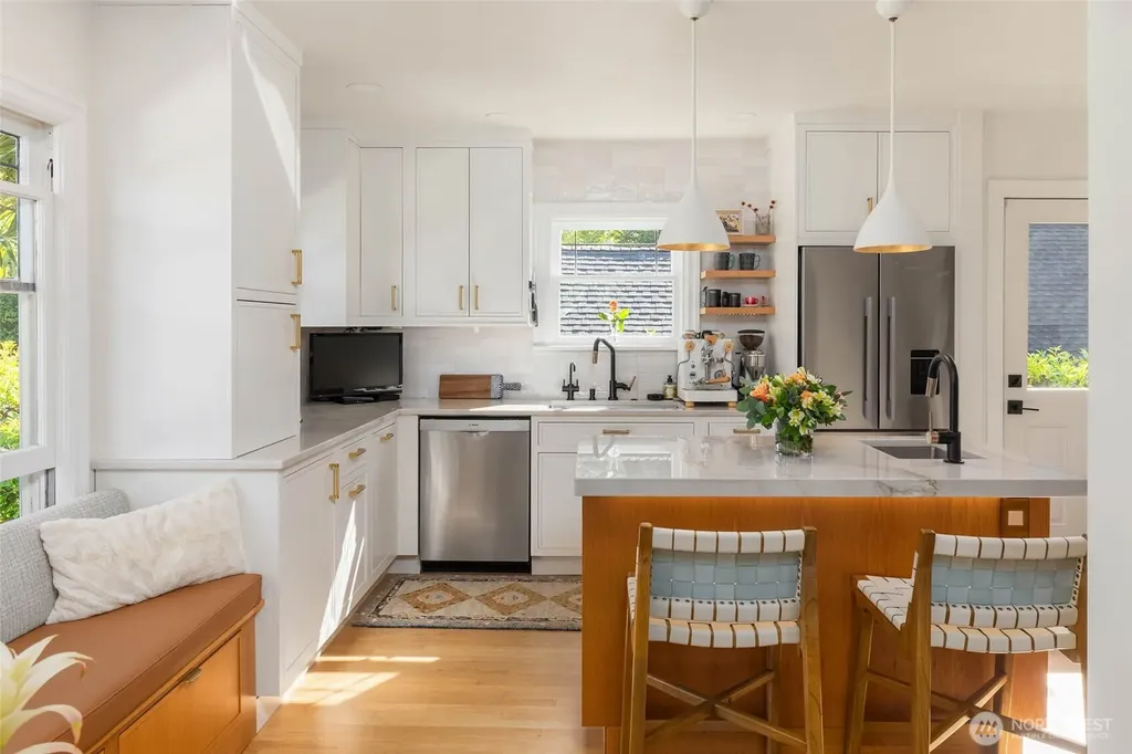 9835 Triton Drive NW Seattle WA 98117
