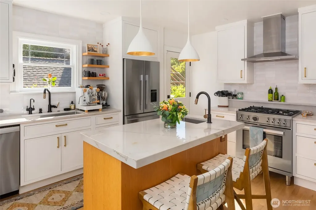 9835 Triton Drive NW Seattle WA 98117