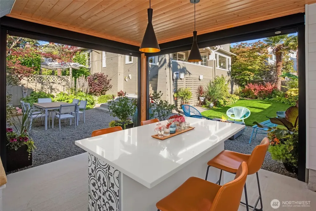 9835 Triton Drive NW Seattle WA 98117