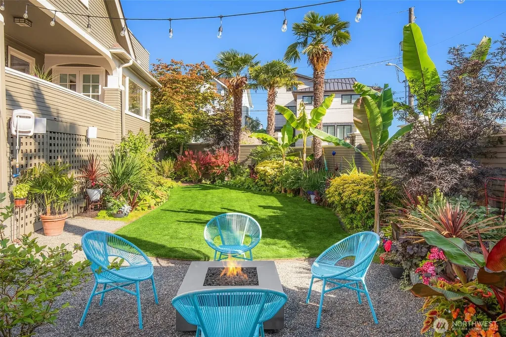 9835 Triton Drive NW Seattle WA 98117
