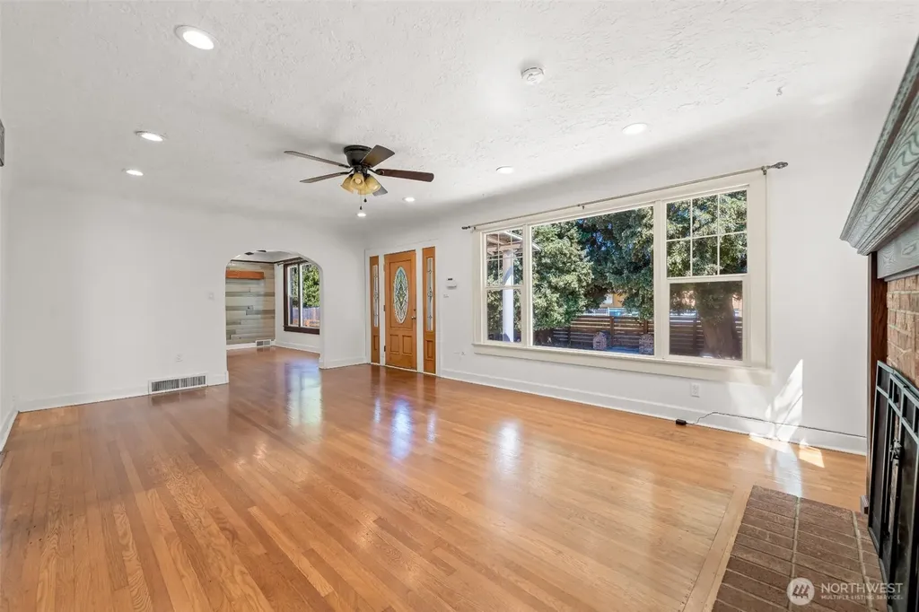 3540 S Kenyon Street Seattle WA 98118