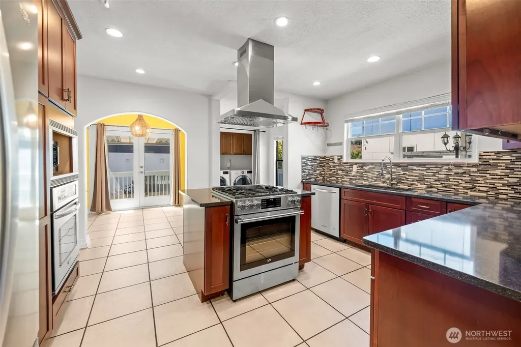 3540 S Kenyon Street Seattle WA 98118