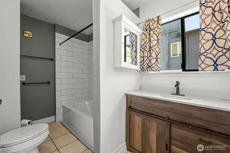 3540 S Kenyon Street Seattle WA 98118
