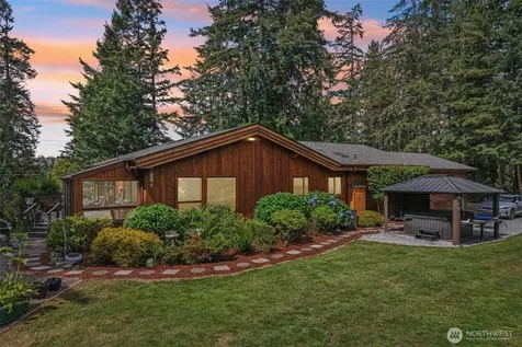 1834 Lake Drive Camano Island WA 98282