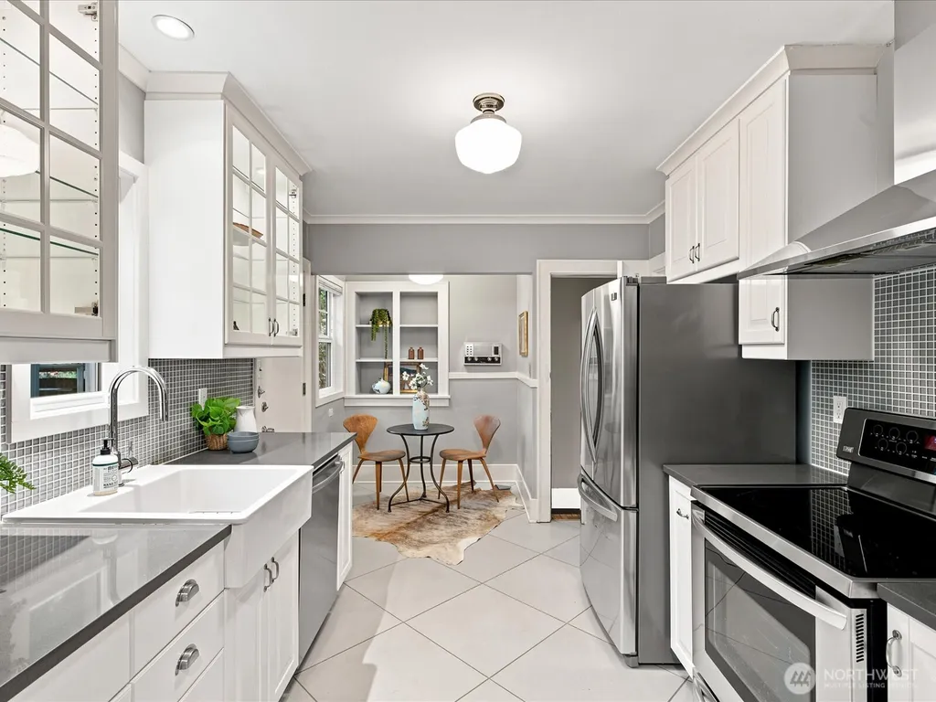 6742 7th Avenue NW Seattle WA 98117