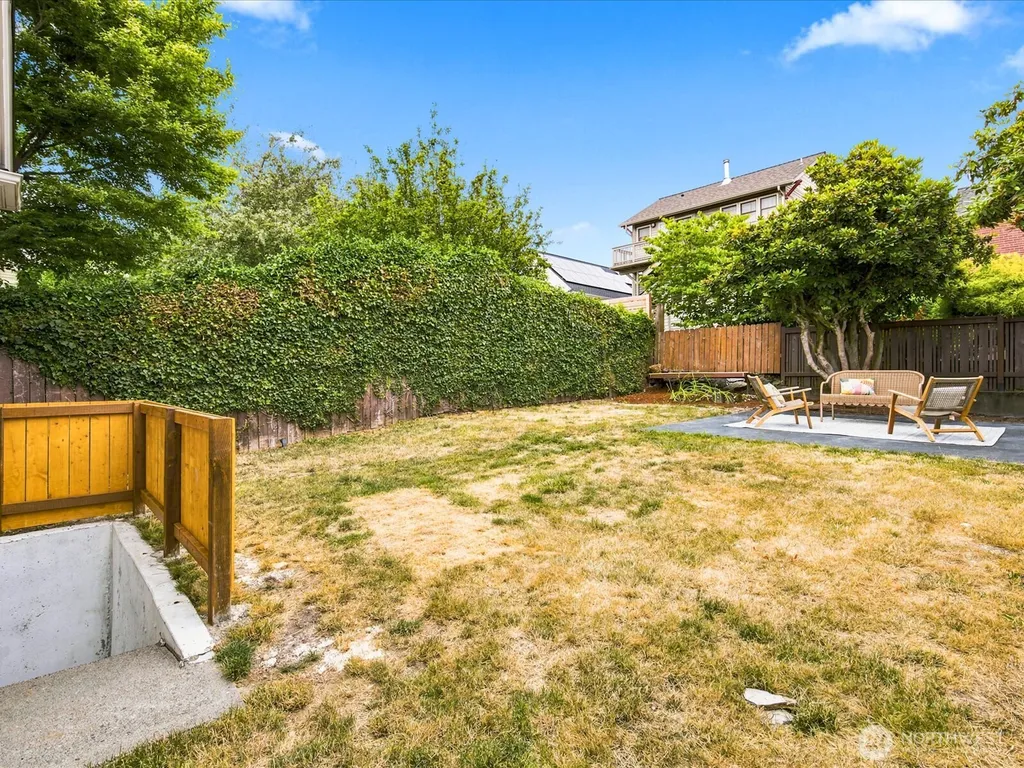 6742 7th Avenue NW Seattle WA 98117