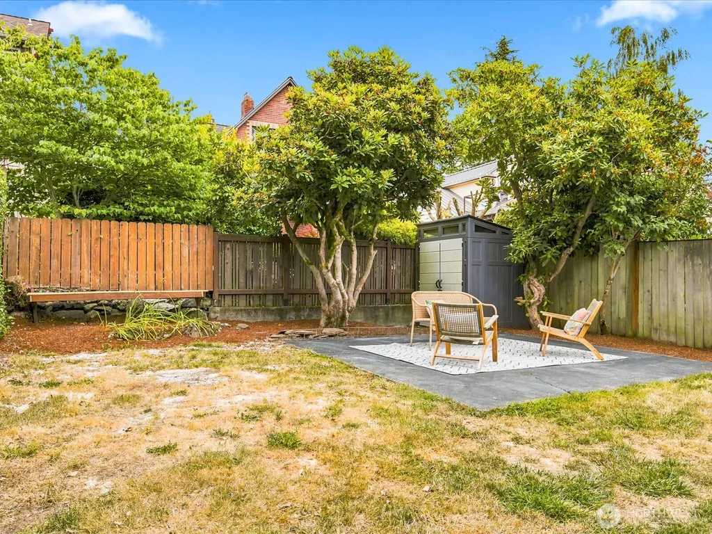 6742 7th Avenue NW Seattle WA 98117