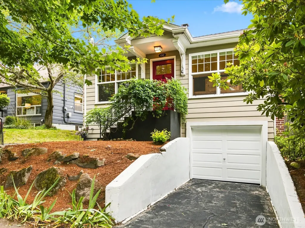 6742 7th Avenue NW Seattle WA 98117
