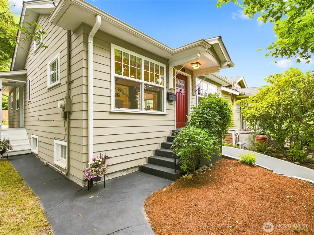 6742 7th Avenue NW Seattle WA 98117