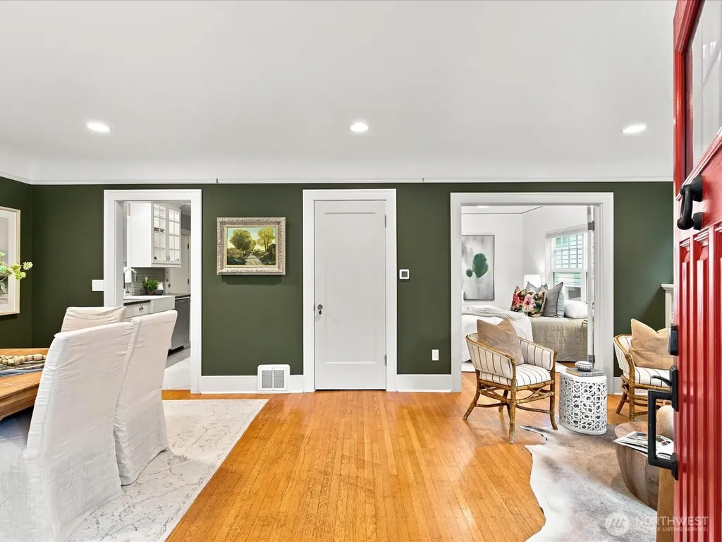 6742 7th Avenue NW Seattle WA 98117