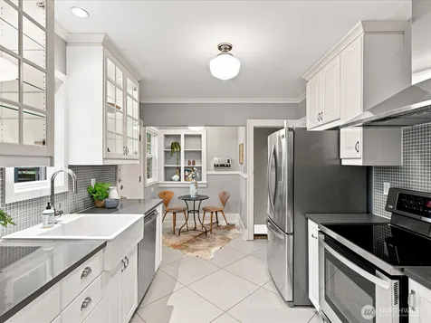 6742 7th Avenue NW Seattle WA 98117