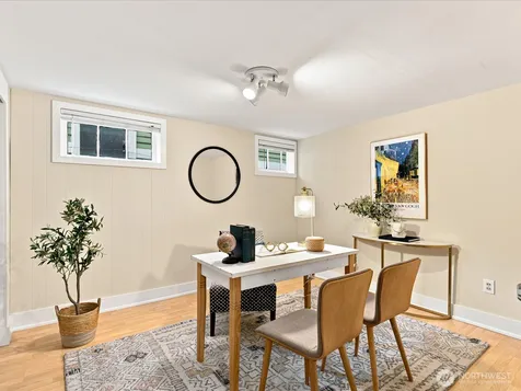 6742 7th Avenue NW Seattle WA 98117