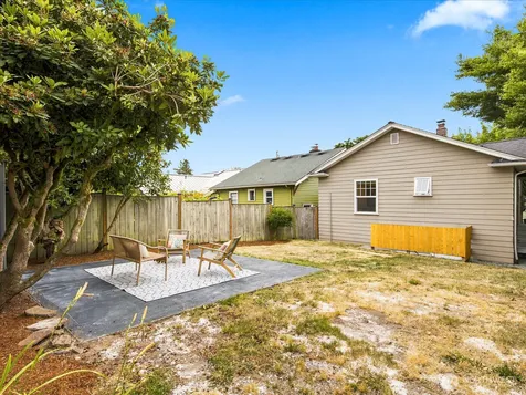 6742 7th Avenue NW Seattle WA 98117