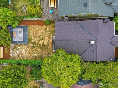 6742 7th Avenue NW Seattle WA 98117