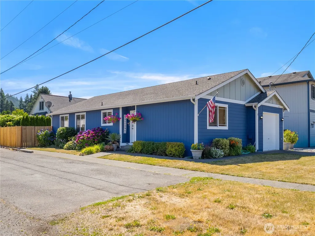 402 Factory Street SE Orting WA 98360