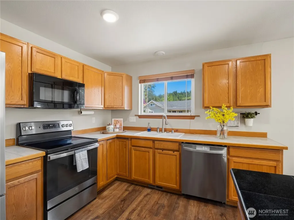 402 Factory Street SE Orting WA 98360