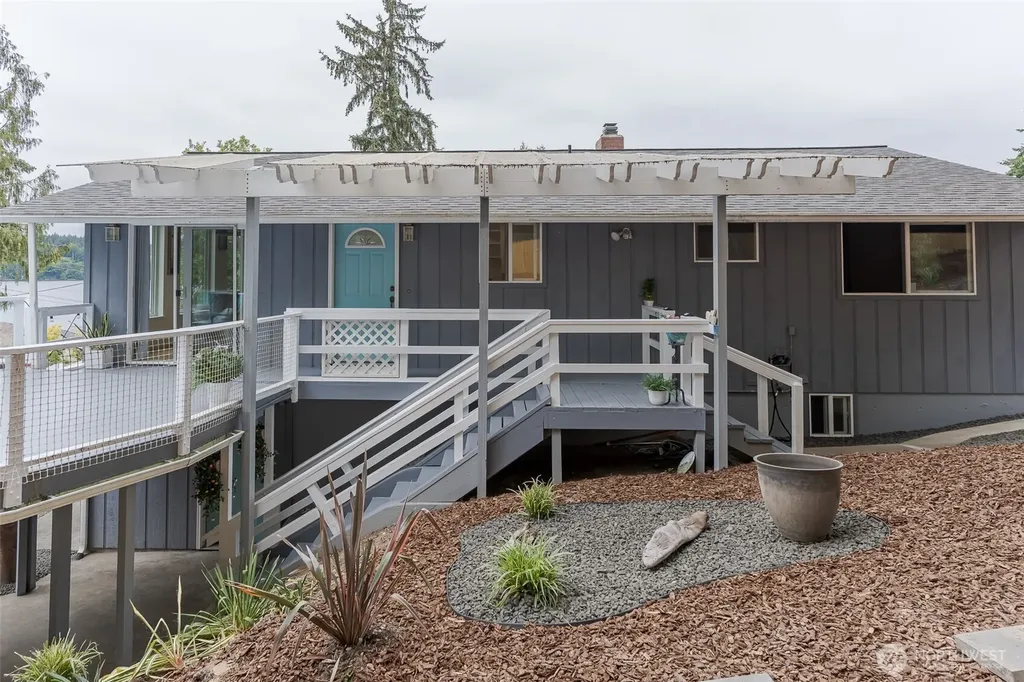 10138 Steamboat Island Road NW Olympia WA 98502