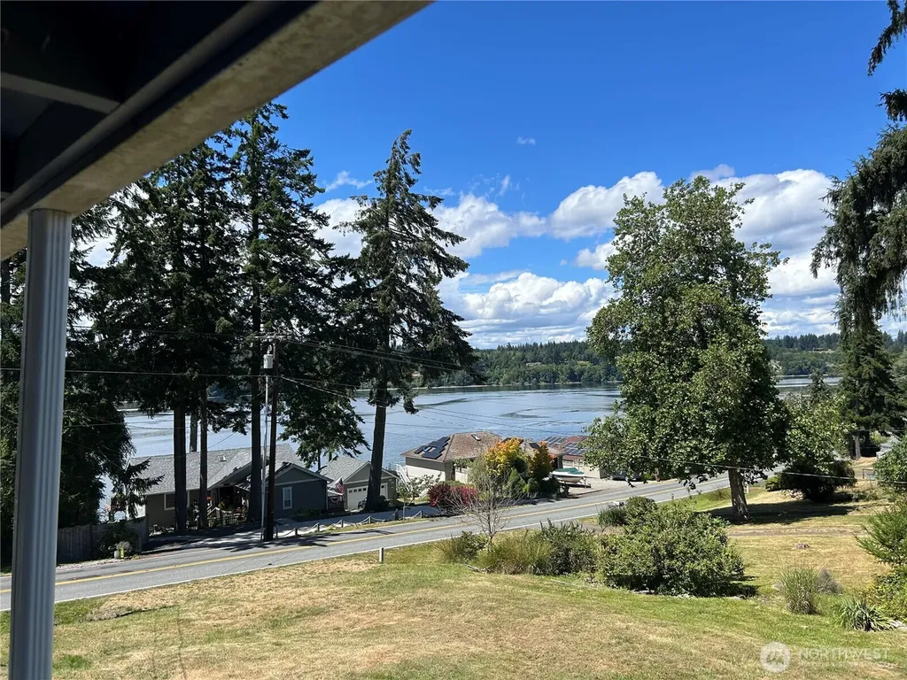 10138 Steamboat Island Road NW Olympia WA 98502