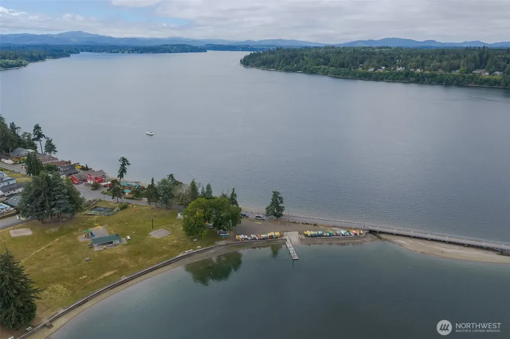 10138 Steamboat Island Road NW Olympia WA 98502