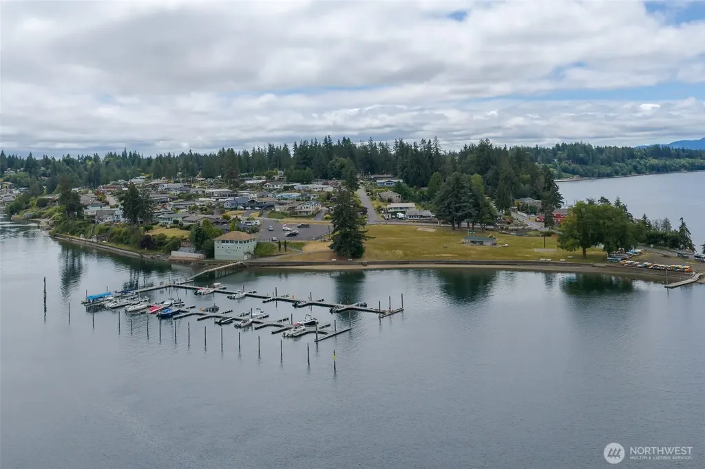 10138 Steamboat Island Road NW Olympia WA 98502