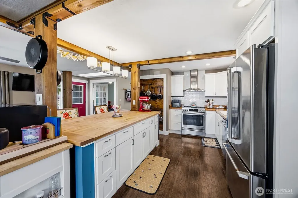 6536 201st Avenue SW Rochester WA 98579