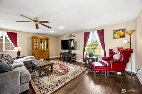6536 201st Avenue SW Rochester WA 98579