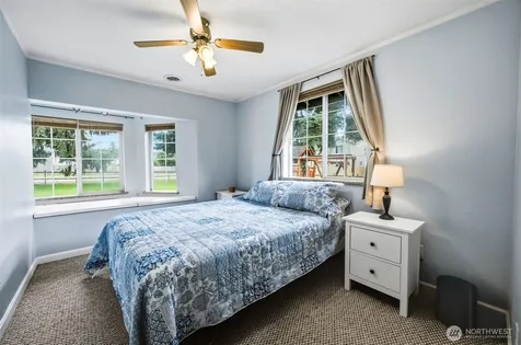 6536 201st Avenue SW Rochester WA 98579
