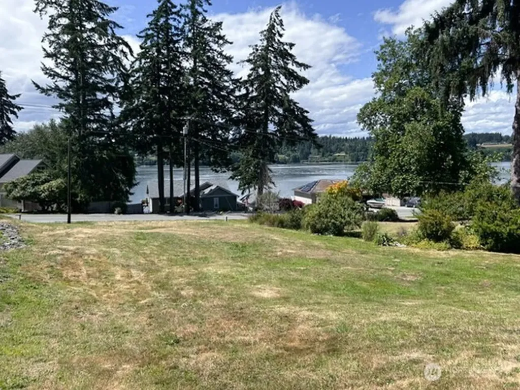 10142 Steamboat Island Road NW Olympia WA 98502