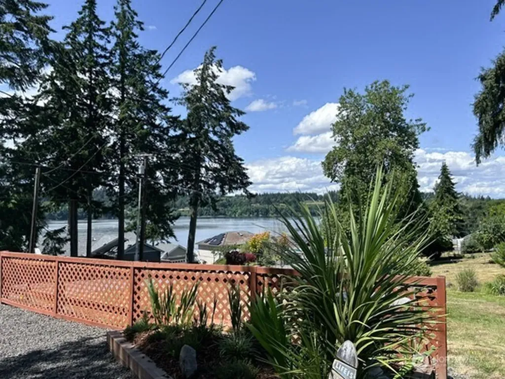 10142 Steamboat Island Road NW Olympia WA 98502