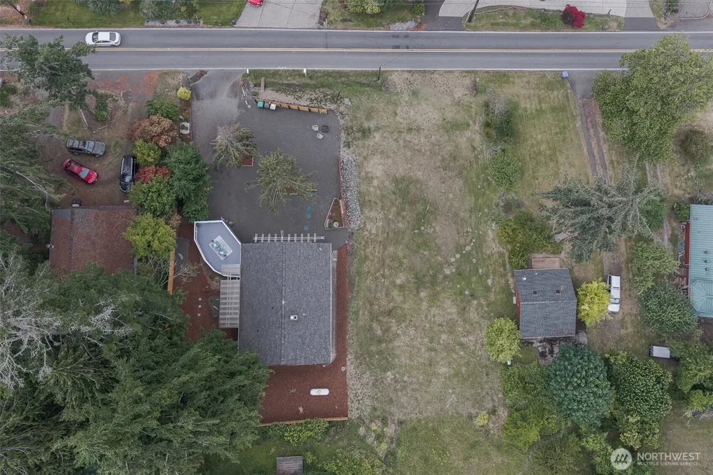 10142 Steamboat Island Road NW Olympia WA 98502