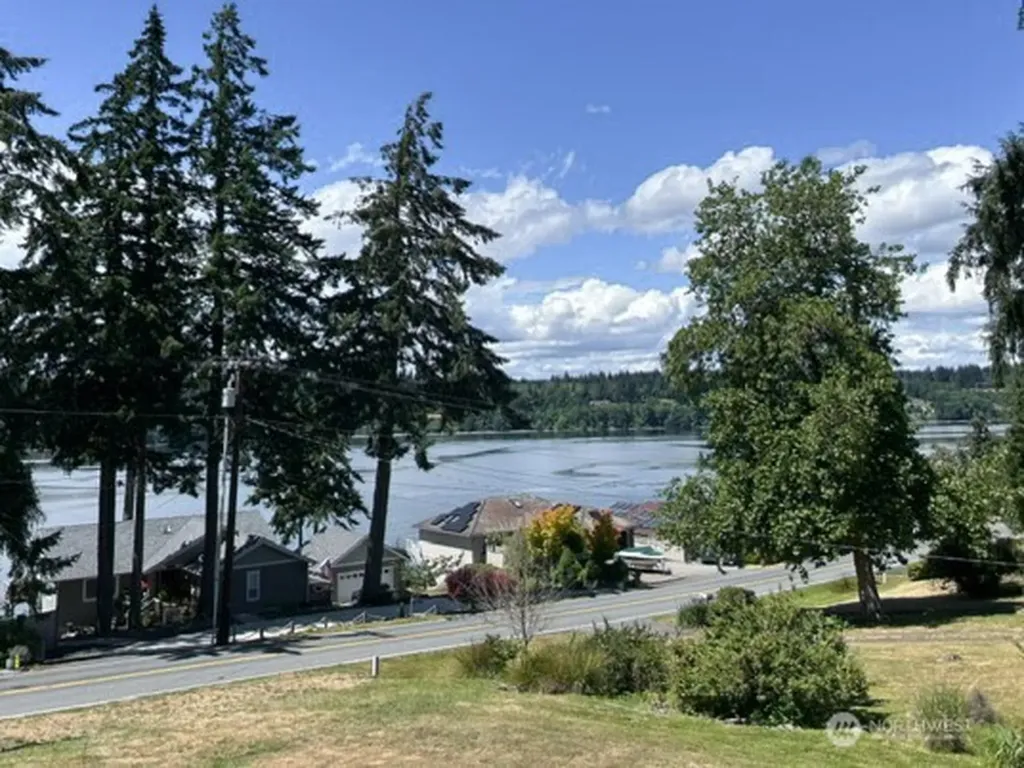 10142 Steamboat Island Road NW Olympia WA 98502