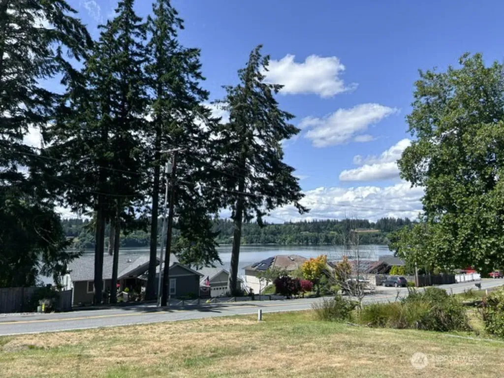 10138 Steamboat Island Road NW Olympia WA 98502