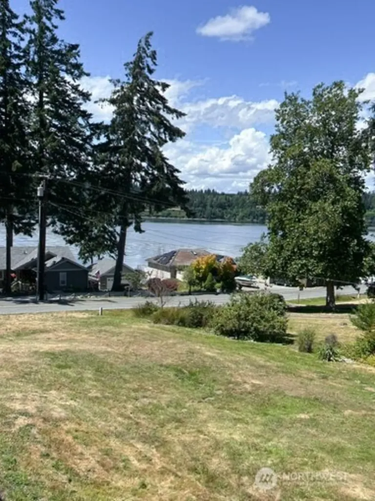 10138 Steamboat Island Road NW Olympia WA 98502