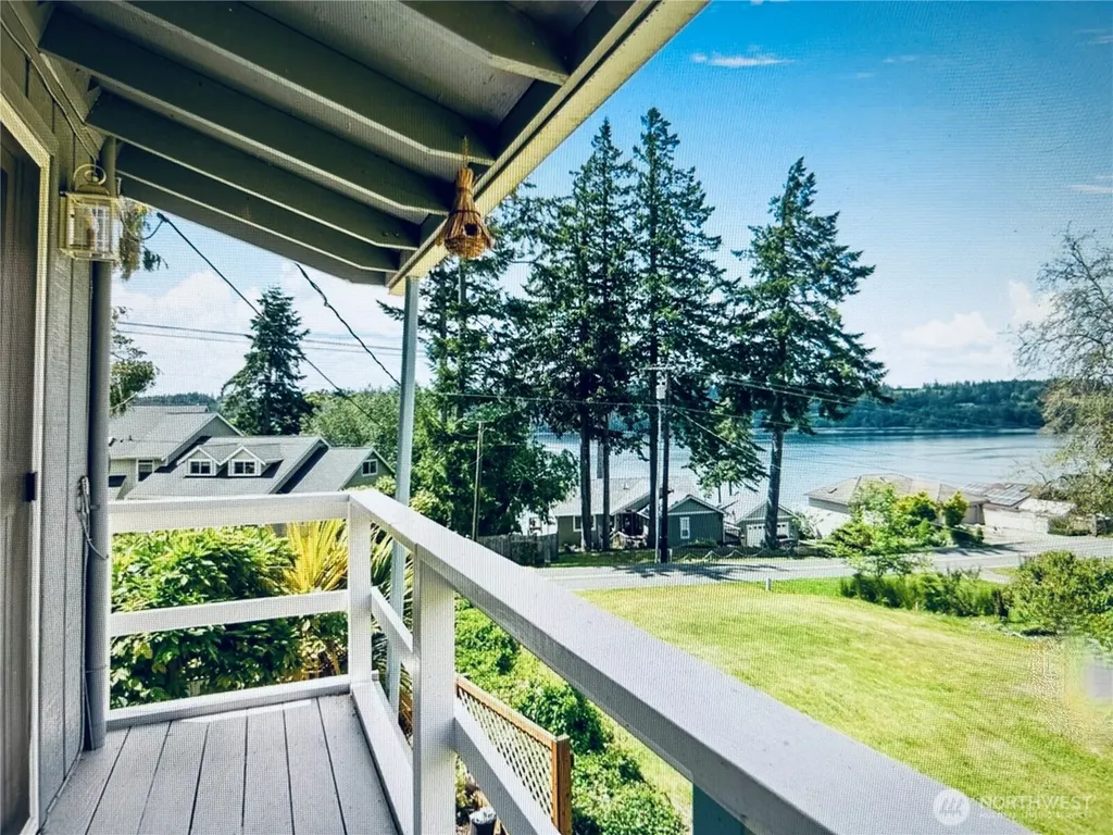 10138 Steamboat Island Road NW Olympia WA 98502