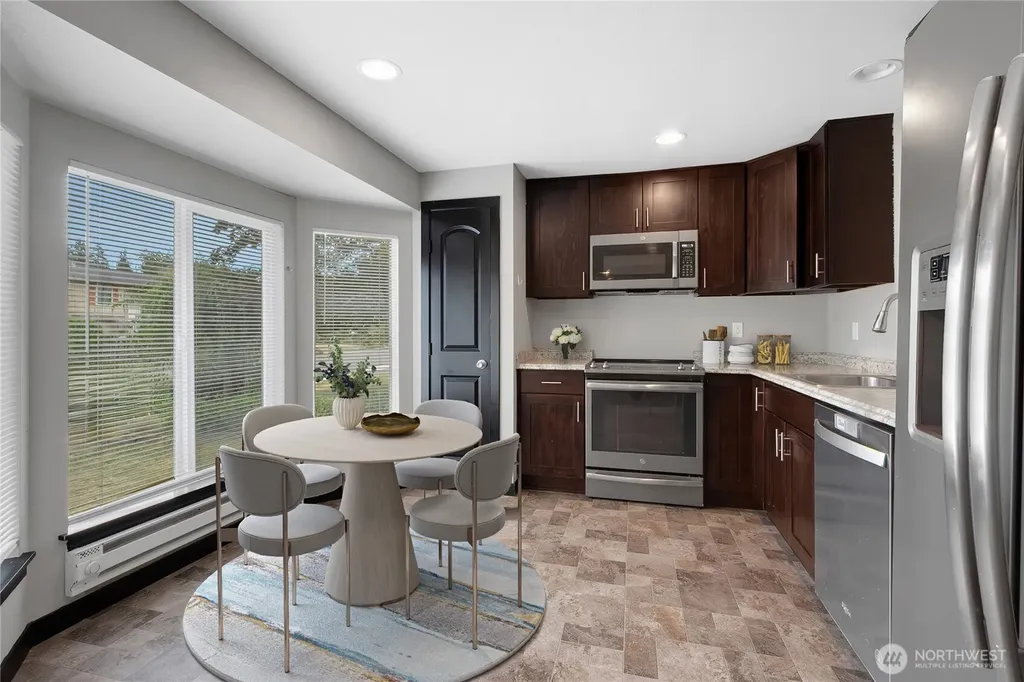 32219 14th Avenue SW Federal Way WA 98023