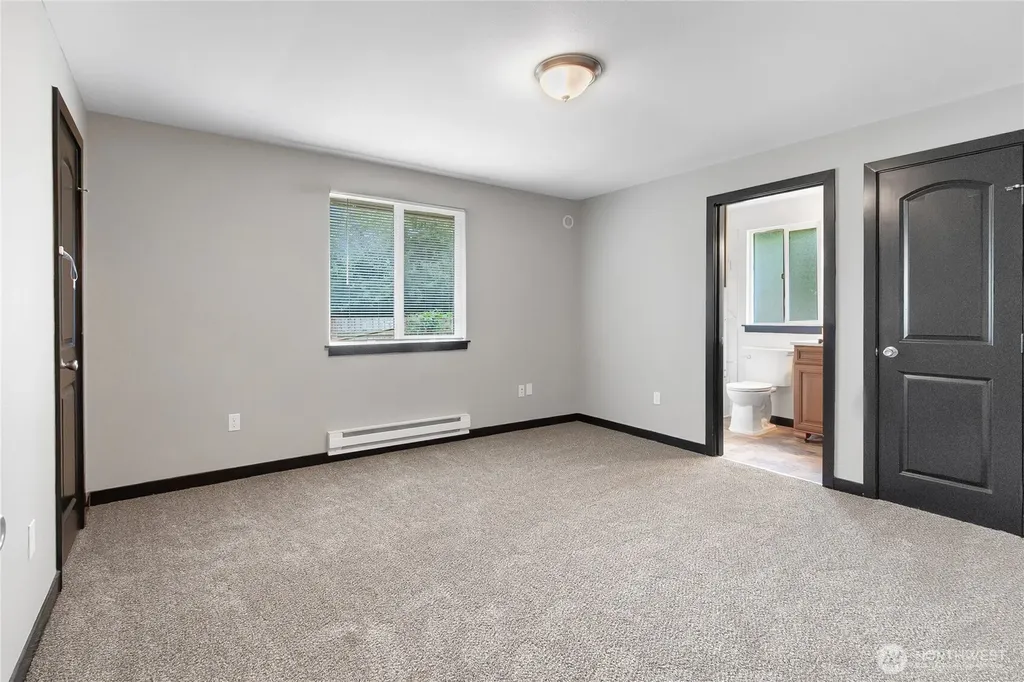 32219 14th Avenue SW Federal Way WA 98023