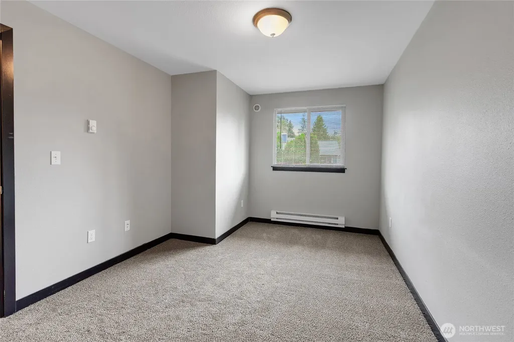 32219 14th Avenue SW Federal Way WA 98023