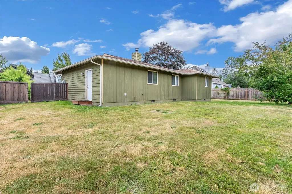32219 14th Avenue SW Federal Way WA 98023