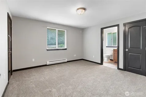 32219 14th Avenue SW Federal Way WA 98023
