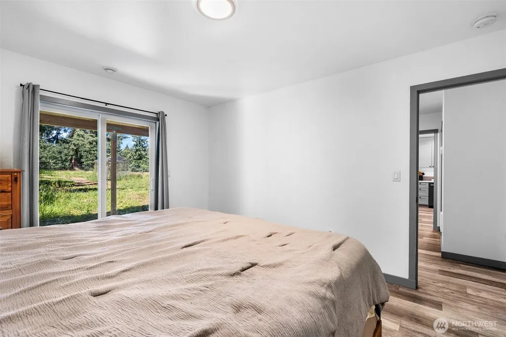 12936 Hubbard Street SE Rainier WA 98576