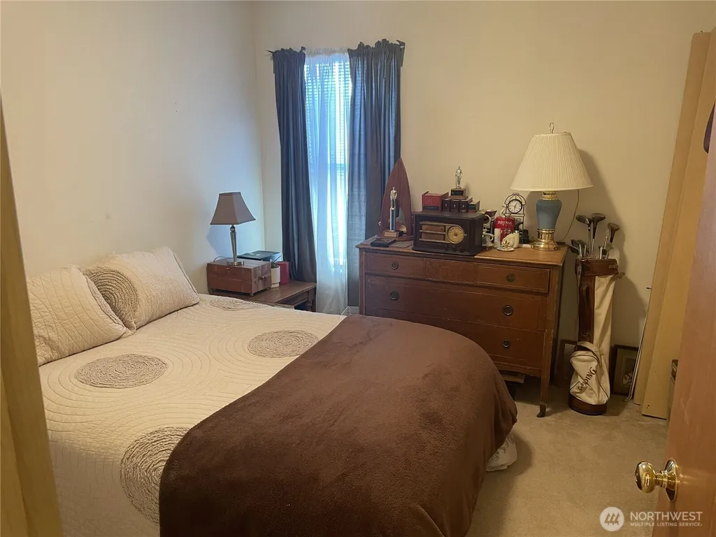 11712 10th Avenue E Tacoma WA 98445