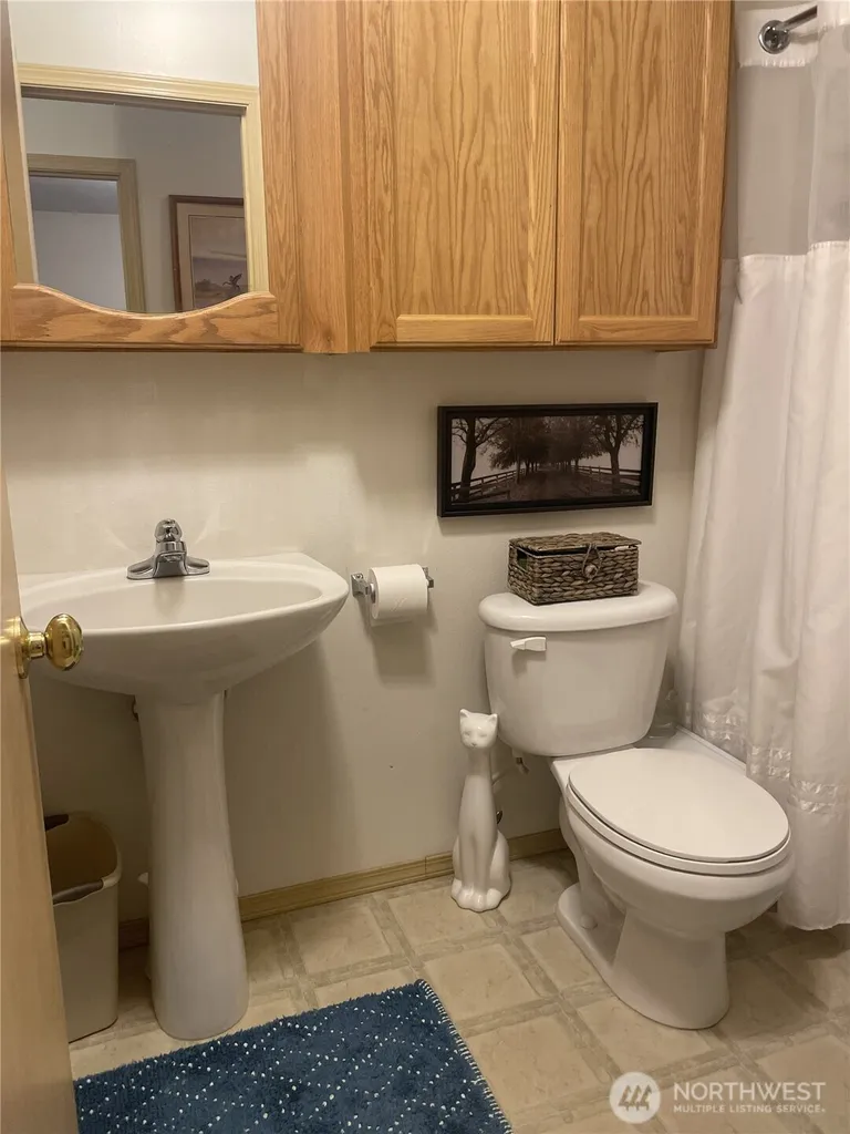 11712 10th Avenue E Tacoma WA 98445