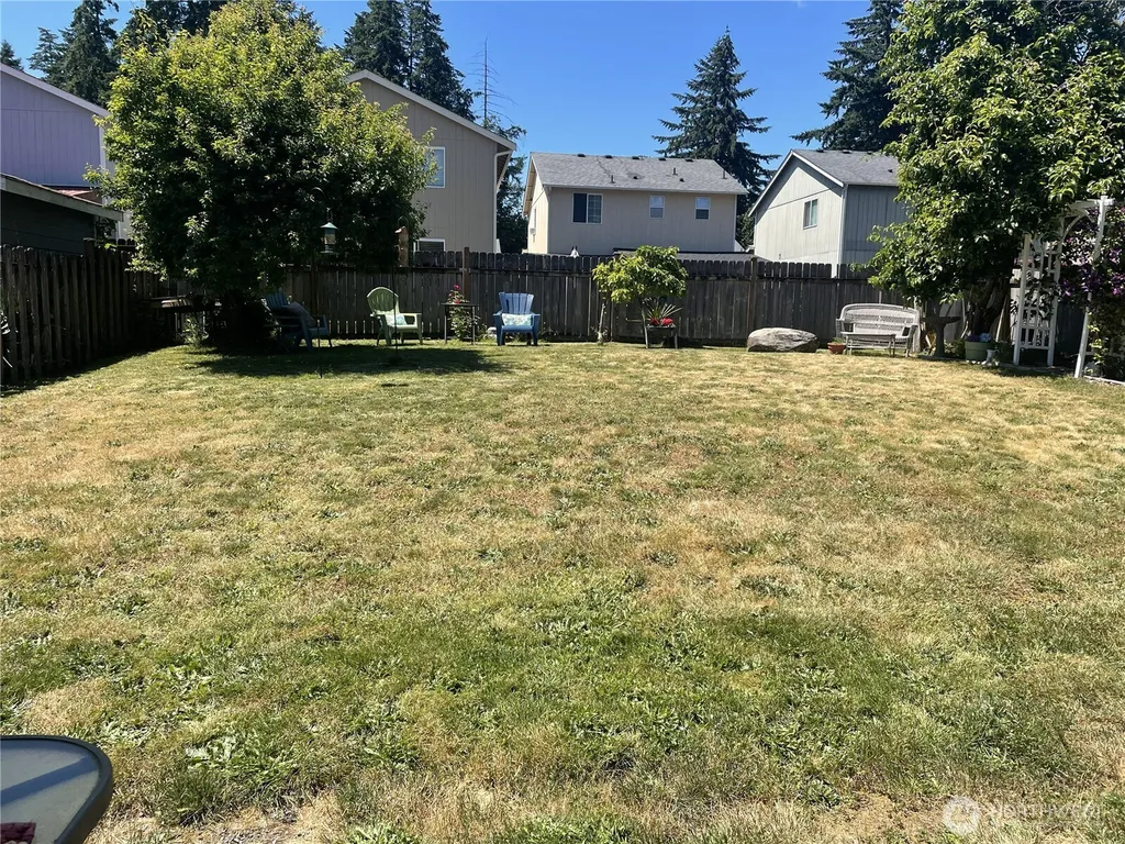 11712 10th Avenue E Tacoma WA 98445